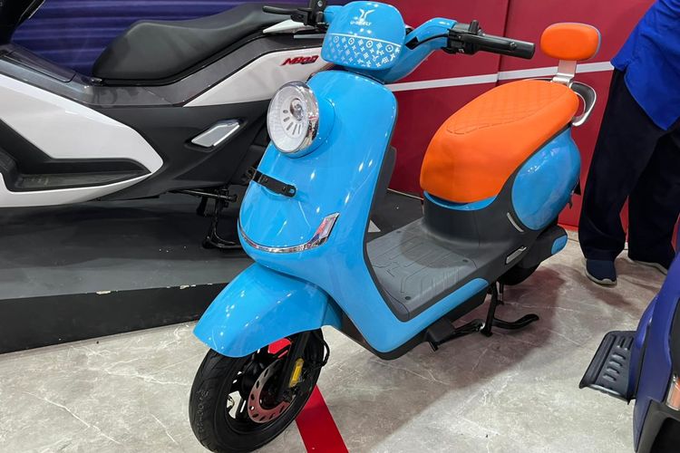 GIIAS 2025, motor listrik, Motor listrik, Daftar motor listrik termurah di GIIAS 2025, kendaraan ramah lingkungan, harga terjangkau, motor listrik di bawah 10 juta, motor listrik murah 2025, daftar motor listrik termurah di GIIAS 2025, GIIAS 2025: Motor Listrik Murah di Bawah Rp 10 Juta