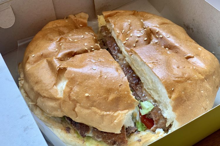 Aldis burger cempaka putih, Aldi Taher Kebanjiran Pesanan, Aldi's Burger Ludes hingga 600 Burger Sehari