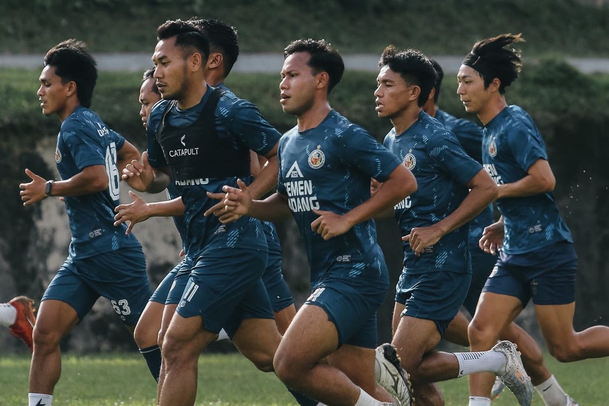 Semen Padang FC, Super League, Persib Bandung, Semen Padang vs Persib Bandung, Semen Padang FC Bertekad Redam Ambisi Juara Persib, Badai Cedera dan Kedalaman Skuad, Menjaga Momentum, Imbauan untuk Suporter, Head to Head 5 Pertemuan Terakhir