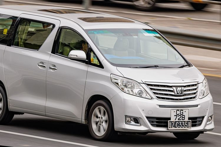 pajak kendaraan, biaya perawatan, Populer Otomotif, artikel terpopuler, Omoda 5 Z, Toyota Alphard bekas, pabrik BYD, Perang harga mobil listrik, BYD M6, Harga Alphard Bekas Turun, Pabrik BYD Subang