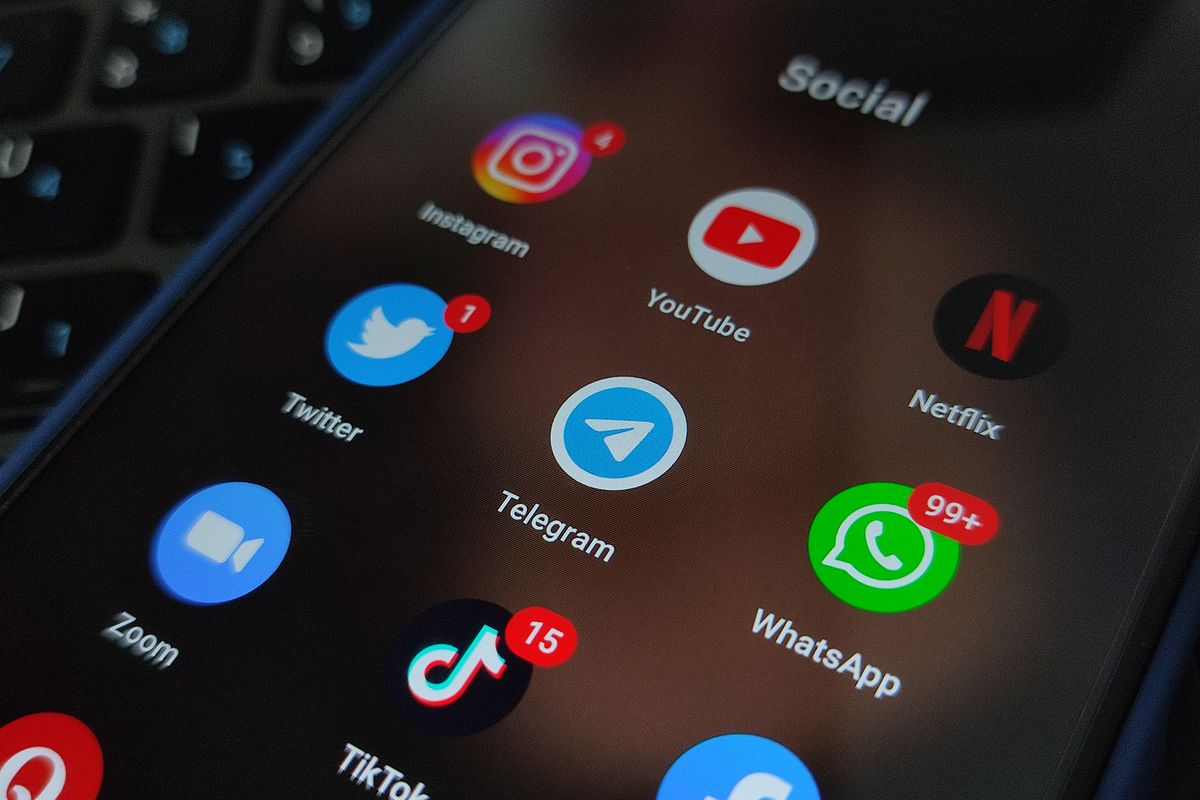 Semrush, Google, YouTube, Facebook, Instagram, website, ChatGPT, OpenAI, Wikipedia, TikTok, Netflix, Amazon, Temu, website paling banyak dikunjungi, WhatsApp, Peta Internet Global Awal 2026, Google Teratas, ChatGPT Unjuk Gigi