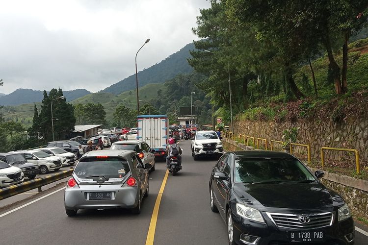 Puncak, Alasan Kenapa Kemacetan di Jalur Puncak Terus Berulang