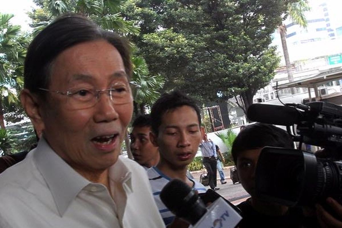 Kwik Kian Gie, Profil Kwik Kian Gie, Kwik Kian Gie lahir, kwik kian gie meninggal dunia, profil Kwik Kian Gie, Profil Kwik Kian Gie Menko Ekuin Era Gus Dur dan Pendiri Kampus Bisnis