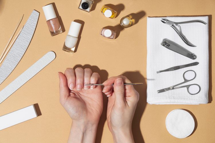 kuku, kerusakan kuku, Tren Nail Art Makin Populer, Dokter Ingatkan Tidak Sembarangan Melepas Kuku Palsu