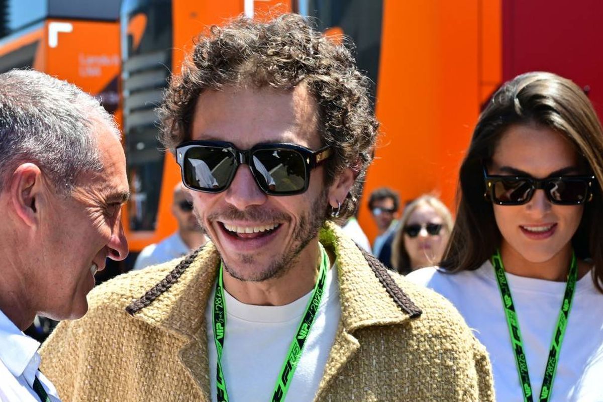 Valentino Rossi, Inter Milan, Inter, Liga Italia, AC Milan, Valentino Rossi Sebut Musim Inter Tak Buruk, Masih Terdepan di Serie A