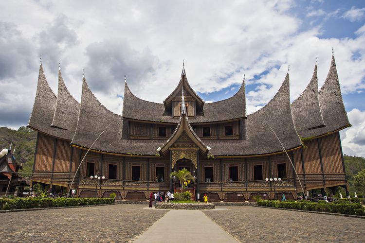 legenda, legenda di Sumatera barat, legenda sumatera barat yang terkenal adalah, contoh legenda di sumatera barat, legenda terkenal di sumatera barat, Legenda Terpopuler dari Sumatera Barat, dari Mentawai hingga Malin Kundang, 1. Legenda Buah Sipeu di Mentawai, 2. Legenda Kerajaan Pagaruyung, 3. Legenda Danau Singkarak, 4. Legenda Nagari Koto Nan Ampek, 5. Legenda Asal-usul Minangkabau, 6. Legenda Danau Maninjau, 7. Legenda Malin Kundang, Si Anak Durhaka