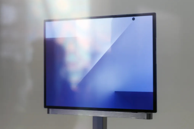 Samsung, HP lipat tiga Samsung, galaxy tri fold phone, tampilan HP lipat tiga Samsung, Wujud Ponsel Lipat Tiga Samsung Muncul Dalam Video Pendek