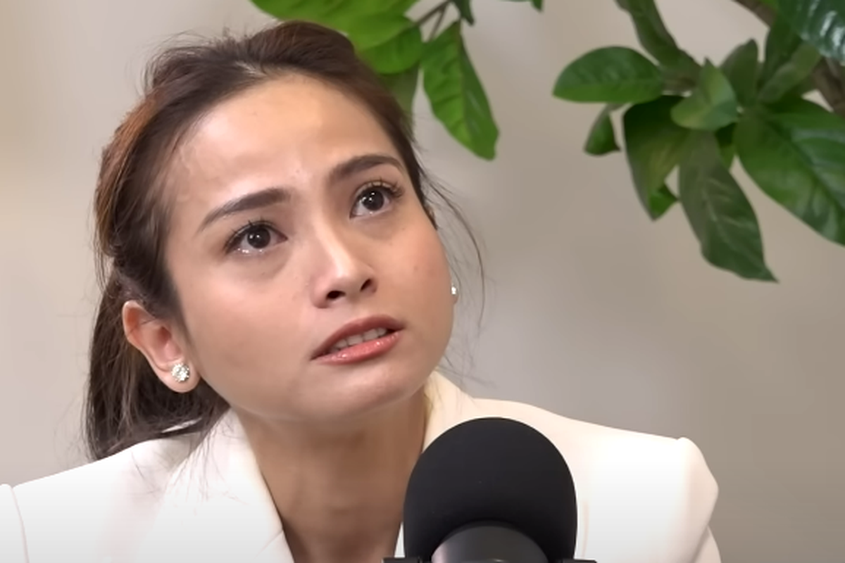 Acha Septriasa, slow living, slow living adalah, apa itu slow living, cara menerapkan slow living, acha septriasa cerai, Vicky Kharisma, slow living itu apa, cara slow living, cara hidup slow living, Seperti Acha Septriasa, Begini Cara Menerapkan Hidup Slow Living, 1. Harus "memperlambat" diri, 2. Prioritaskan kualitas daripada kuantitas, 3. Pelan-pelan terapkan ke rutinitas sehari-hari, 4. Hindari barang-barang elektronik, 5. Satu aktivitas dalam satu waktu, 6. Luangkan waktu untuk refleksi, 7. Berlatih mindfulness, 8. Luangkan waktu untuk me time, 9. Nikmati setiap makanan, 10. Nikmati hal-hal kecil
