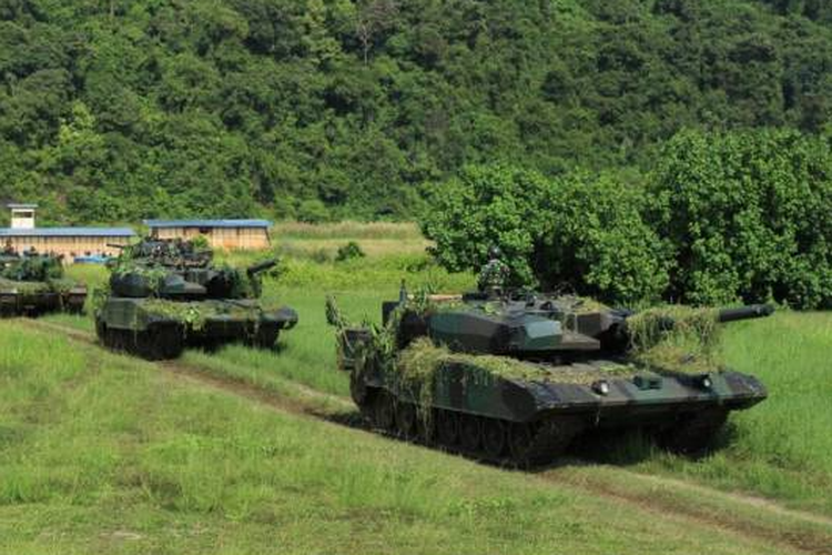 alutsista, hut tni, alutsista indonesia, Daftar Alutsista HUT TNI ke-80, acara hut tni 2025, Lihat Canggihnya Alutsista dalam Acara HUT TNI di Monas, Tank Harimau, Panser Anoa, Tank Leopard, Rantis Komodo