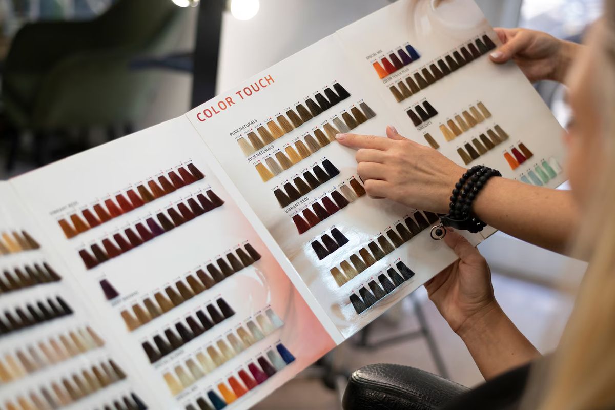 zodiak, warna rambut yang cocok untuk zodiak, rekomendask warna rambut, Warna Rambut yang Cocok untuk 12 Zodiak, Aries Ash Blonde, Capricorn – Bel Air Brunette, Aquarius – Strawberry Peach, Pisces – Sunflower Blonde, Aries – Ash Blonde, Taurus – Coffee Brown, Gemini – Platinum Ice, Cancer – Cocoa Balayage, Leo – Merlot Balayage, Virgo – Off-Black, Libra – Copper Pumpkin, Scorpio – Grape Violet, Sagittarius – Copper Ginger