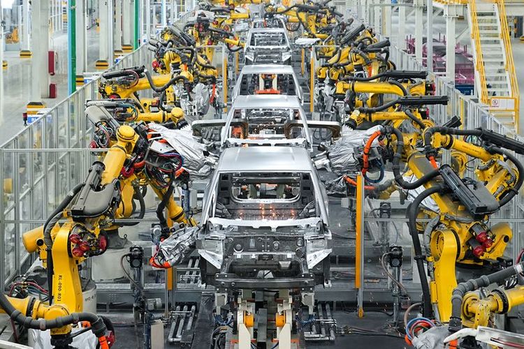 pajak kendaraan, biaya perawatan, Populer Otomotif, artikel terpopuler, Omoda 5 Z, Toyota Alphard bekas, pabrik BYD, Perang harga mobil listrik, BYD M6, Harga Alphard Bekas Turun, Pabrik BYD Subang