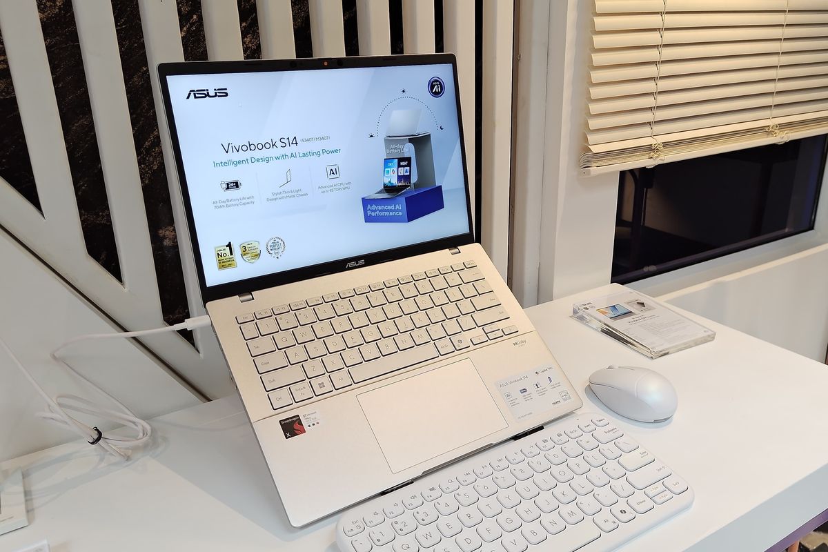 laptop, Asus, Laptop, Qualcomm, Snapdragon X, Intel, Asus Vivobook S14, intel, Laptop Asus Vivobook S14 Pakai Prosesor Intel, AMD dan Qualcomm, Ini Bedanya, Resolusi layar, Ekspansi RAM, Kemampuan olah tugas AI , Bodi dan bobot, Harga Vivobook S14 series