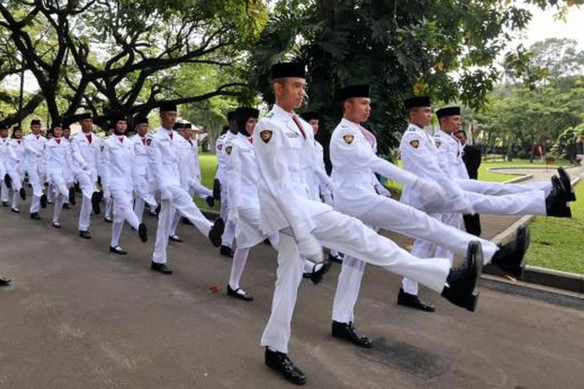Viral TikTok, Papua Barat Daya, Paskibraka 2025, Paskibraka Papua Barat Daya, Paskibraka Papua Barat Daya 2025 viral, Viral Aksi Heroik Paskibraka 2025 Papua Barat Daya, Papah Rekan yang Nyaris Pingsan Saat Bertugas