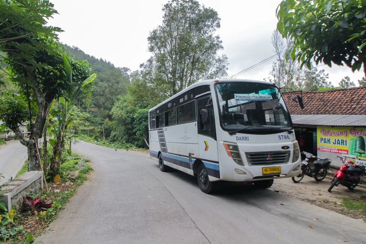 mendahului kendaraan, kecelakaan, batas kecepatan, Kecelakaan Bus di Kediri, Ini Aturan Mendahului dan Batas Kecepatan di Kota
