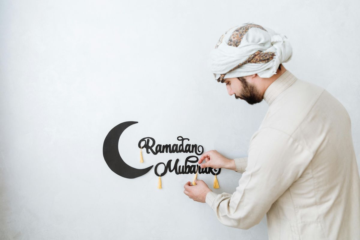 Inspirasi Outfit Pria untuk Lebaran 2025, Inspirasi Outfit Pria untuk Lebaran, inspirasi outfit pria, outfit pria lebaran, outfit pria lebaran 2025, baju pria lebaran 2025, baju pria lebaran, Inspirasi Outfit Pria untuk Lebaran 2025, Stylish dan Nyaman