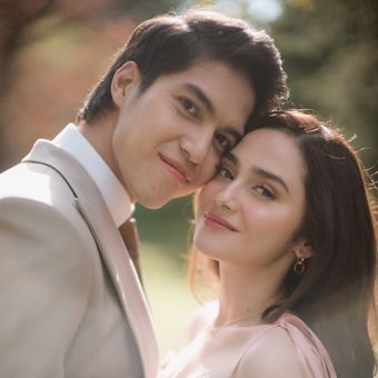 prewedding, Syifa Hadju, 7 Gaya Prewedding Syifa Hadju dan El Rumi di London, Nuansa Dreamy, 1. Strapless dress fitted Syifa Hadju, 2. El Rumi tampil dengan jas beige, 3. Gaya rambut Syifa Hadju bergelombang, 4. Makeup, 5. Pose di Depan Rumah Kaca, 6. Jalan di Tengah Cahaya Matahari