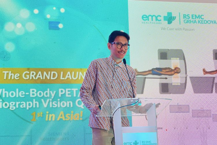 dokter, deteksi kanker, pasien kanker, diagnosis kanker, pemeriksaan kanker, PET CT Scan Biograph Vision Quadra Whole Body, scan kanker, pet ct scan, dokter spesialis kedokteran nuklir, dr junan imaniar, Pertama di Asia, PET/CT Scan Biograph Vision Quadra Bantu Deteksi Kanker Lebih Akurat, Apa itu PET/CT Scan Biograph Vision Quadra Whole Body?, Bagaimana cara kerjanya?, Siapa yang sebaiknya melakukan PET/CT scan?, Perjalanan panjang menghadirkan Quadra di Indonesia, Keamanan dan kenyamanan bagi pasien