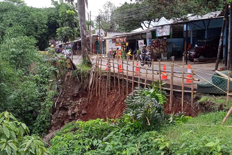 rute alternatif, penutupan jalan, Jalan Cipayung-Pitara, Citra Indah Yulianty, Jalan Cipayung-Pitara Ditutup Sampai 4 September 2025, Ini Alasannya