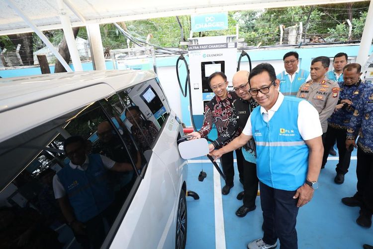 SPKLU, SPKLU Center, Ultra Fast Charging, SPKLU Center di Tanjung Priok Diresmikan, Punya Fast Charging 200 kW