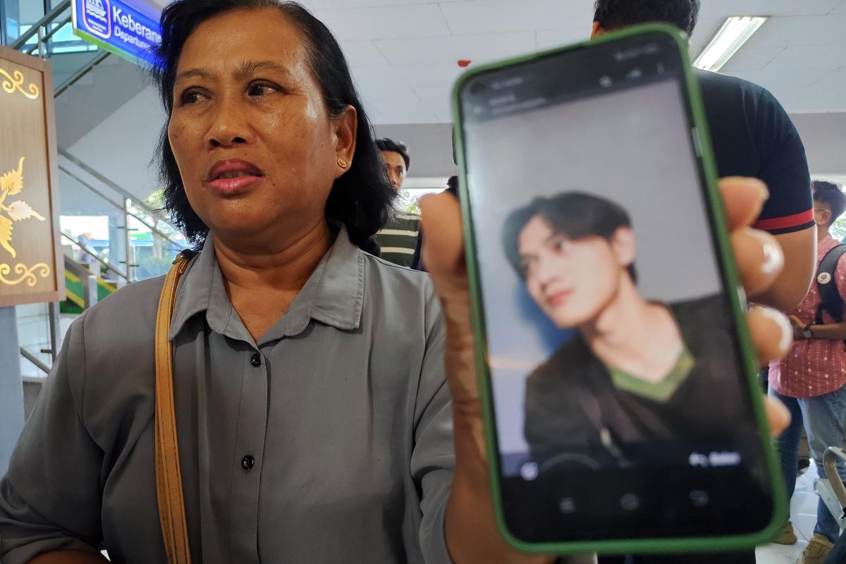 Selat Bali, KMP Tunu Pratama Jaya, kecelakaan kapal, selat bali, kecelakaan kapal di selat bali, KMP Tunu Pratama Jaya Tenggelam, KMP Tunu Pratama Jaya tenggelam di selat Bali, kecelakaan kapal hari ini, Motor Masih Terparkir di Pelabuhan, Kru KMP Tunu Belum Ditemukan Usai Kapal Tenggelam