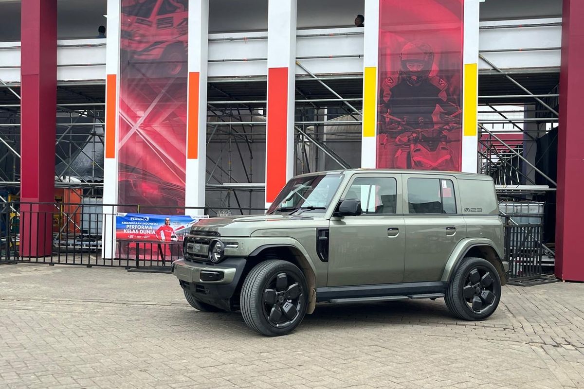 iCar V23, Jimny 5 pintu, Mobil, iCar V23 vs Suzuki Jimny: Duel SUV Listrik dan Bensin