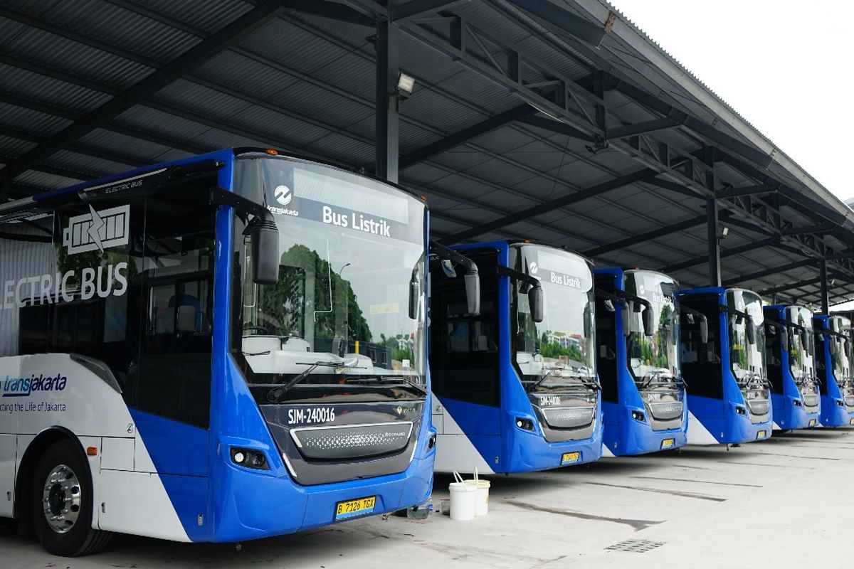 transjakarta, emisi, bus listrik, fosil, elektrifikasi, Net Zero, Tekan Emisi Transportasi Darat, Pemerintah Genjot Populasi Bus Listrik