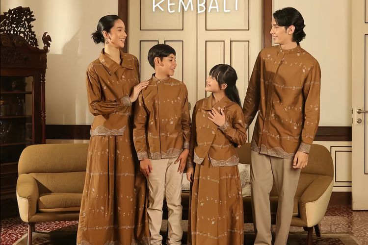 Intip 5 Sarimbit Lebaran 2026 yang Elegan, Harga Mulai Rp 166 Ribu, 1. Azmia dan Aiman by Giyomi, 2. Aluna by Memora Muslim Store, 3. Jejak Teduh by ZM Zaskia Mecca, 4. Ladiva by Ethica, 5. Kembali by Dama Kara