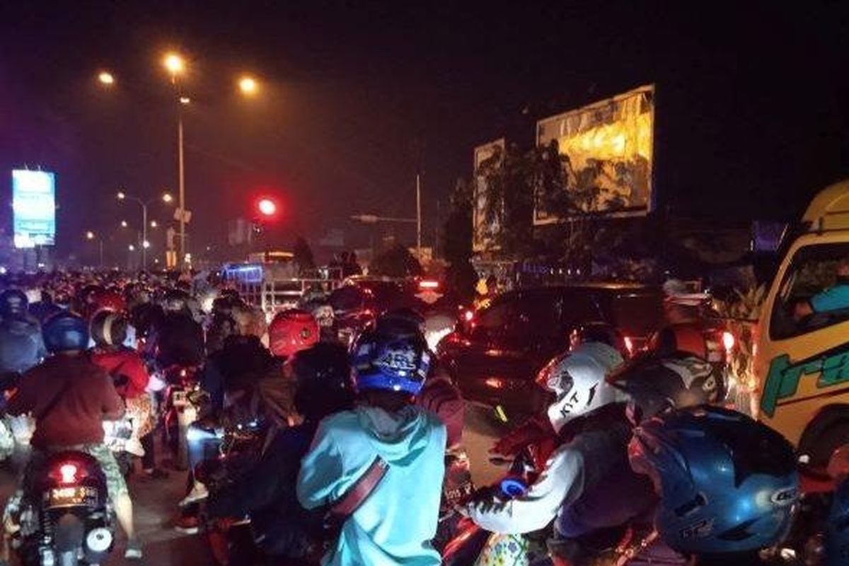 pemudik, Lampung, Bakauheni, mudik, Pemudik Roda Dua dari Bakauheni Akan Dikawal Polisi secara Estafet Sampai Wilayah Tujuan