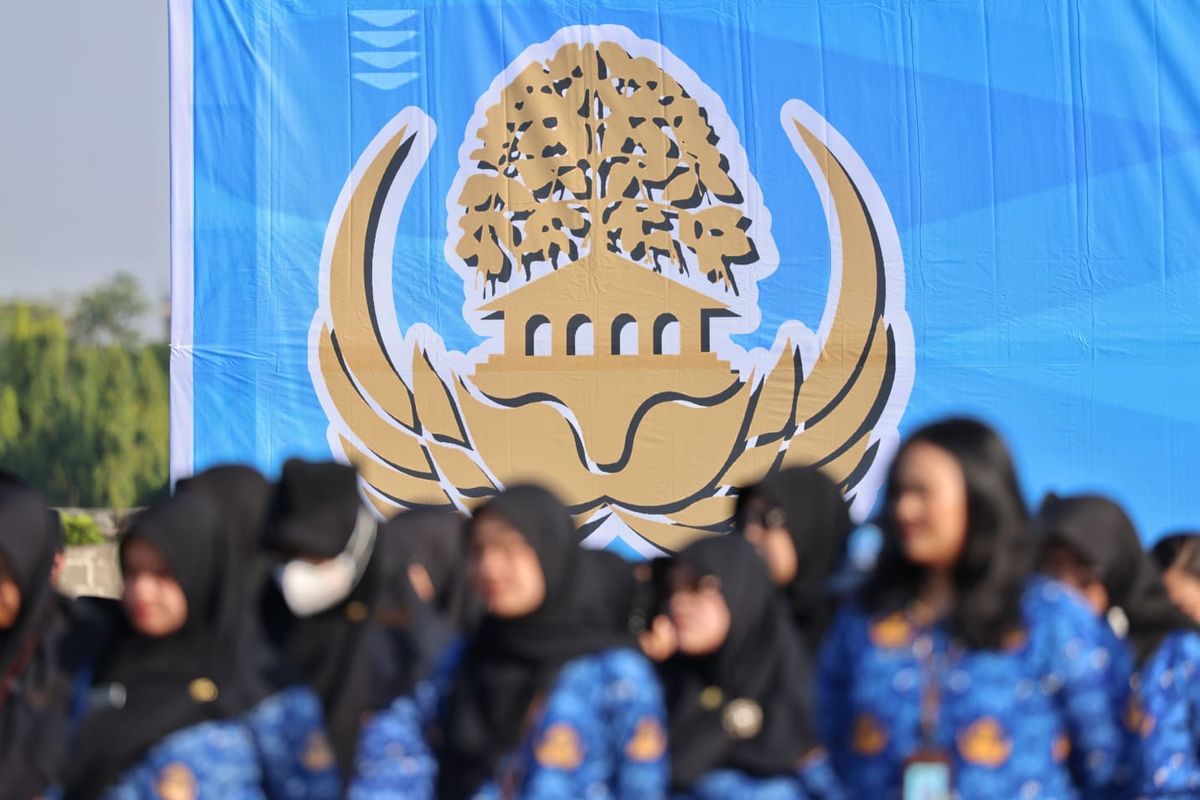 Korpri, seragam Korpri, BKN Terbitkan Aturan Baru Seragam Batik Korpri 2026, Ini Jadwal dan Ketentuan Pemakaiannya, Mengapa aturan seragam Korpri kembali ditegaskan?, Apa yang diatur dalam Surat Edaran Kepala BKN Nomor 2 Tahun 2026?, Apa tujuan penerapan seragam batik Korpri?, Kapan seragam dan batik Korpri digunakan?