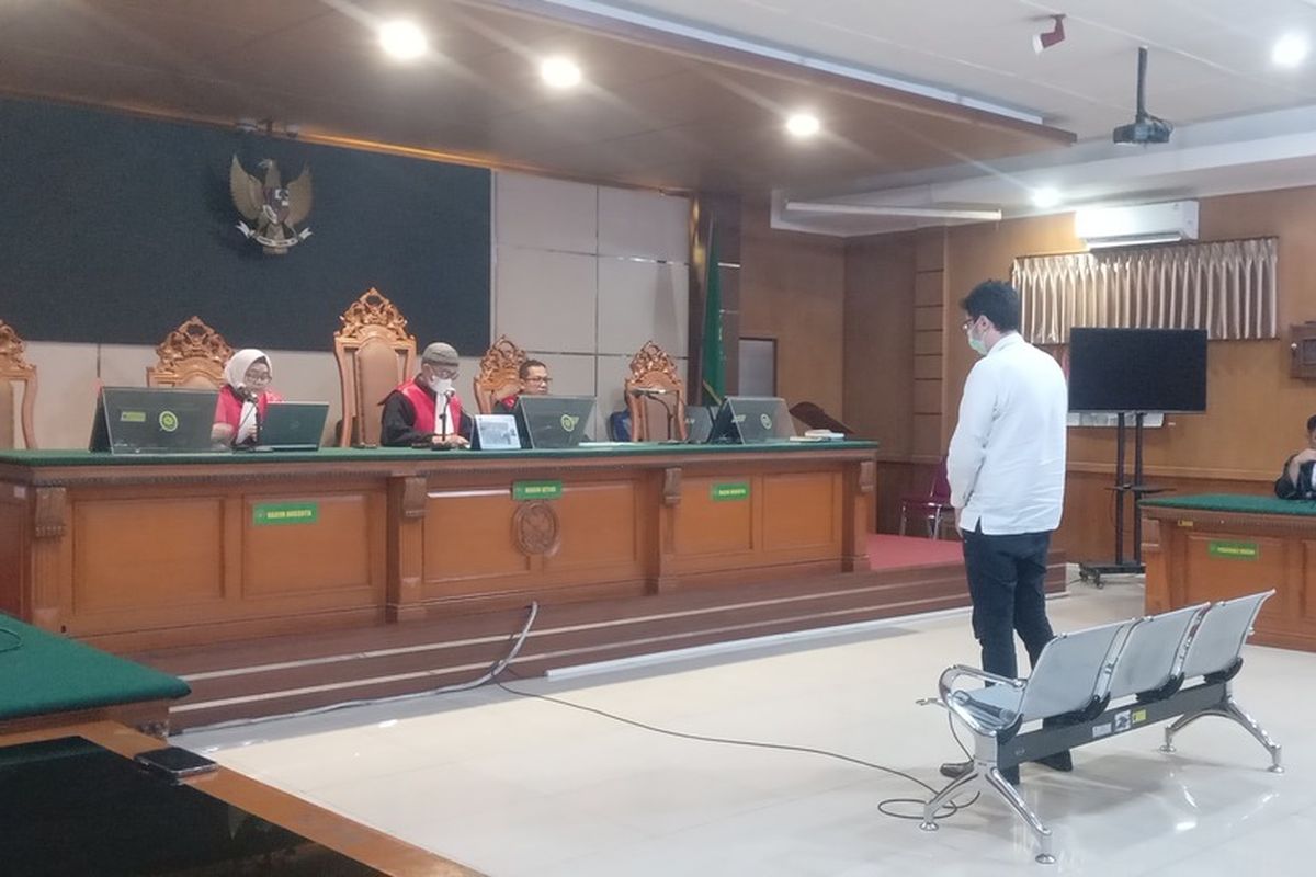 RSHS Bandung, RSHS Bandung kasus, dokter perkosa anak pasien, dokter priguna, dokter priguna anugerah, Dokter Priguna Divonis 11 Tahun, Terbukti Perkosa Tiga Perempuan Usai Bius Korban