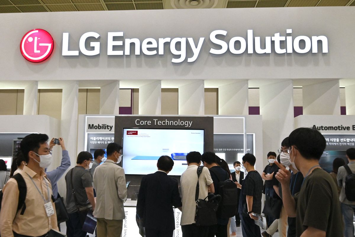 LG Energy Solution, baterai kendaraan listrik, Huayou, Proyek Titan, Baterai Kendaraan Listrik, proyek Titan, Baterai Kendaraan Listrik: Mengapa Akhirnya LG Mundur?