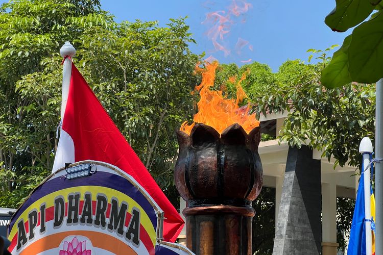 Waisak, Api Dharma, Api Abadi Mrapen, api dharma, api dharma waisak adalah, Waisak 2025, Prosesi Pengambilan Api Dharma di Api Abadi Mrapen pada Waisak 2025