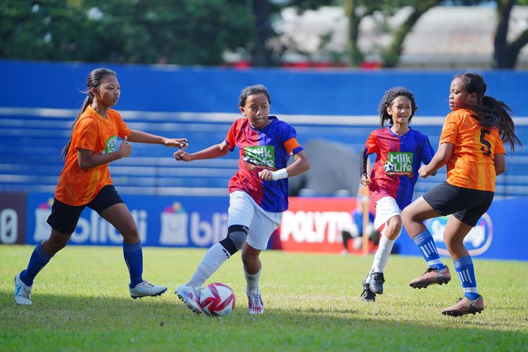 sepak bola putri, Kudus, Malang, Soccer Challenge, Timo Scheunemann, Turnamen Sepak Bola Putri Cetak Juara Baru, Pembinaan Semakin Menjanjikan
