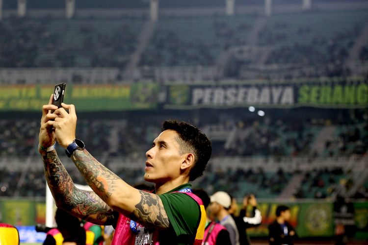 Persebaya, bonek, Ganindra Bimo, Super League 2025-2026, Pengalaman Ganindra Bimo di GBT: Sepak Bola Itu Hiburan, Bukan Kuburan