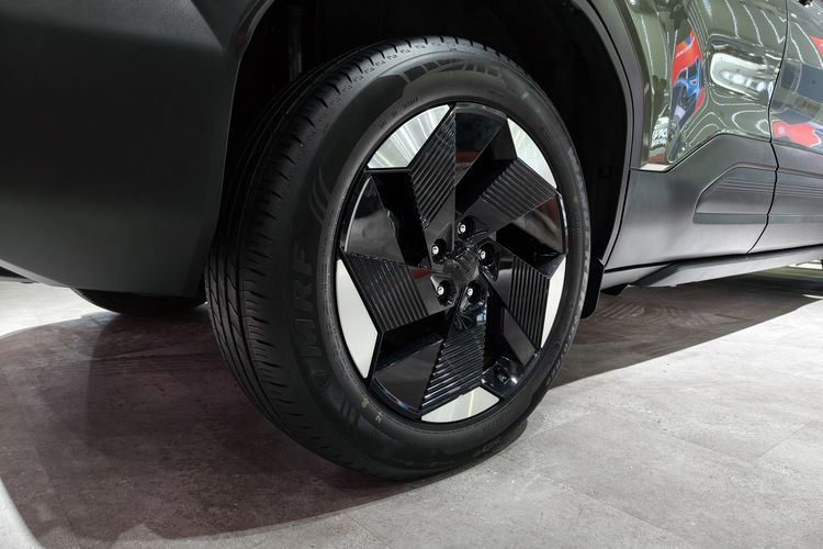 SUV ringkas, eVitara, Detail Desain Eksterior dan Interior Suzuki eVitara