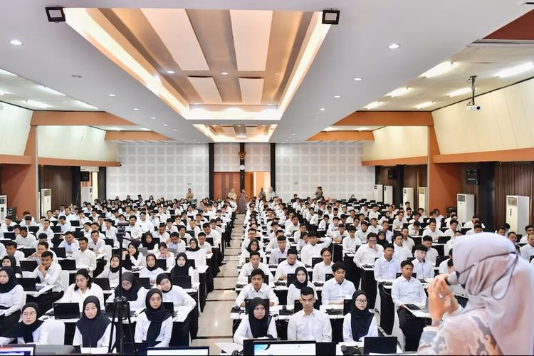 lowongan cpns, formasi CPNS lulusan SMA, CPNS 2025, Formasi cpns, Tak Hanya Sarjana, Ini Daftar Kementerian yang Terima Banyak CPNS Lulusan SMA dan SMK, Peluang CPNS untuk Lulusan SMA dan SMK, Daftar 16 Kementerian dan Lembaga yang Banyak Menerima CPNS Lulusan SMA–SMK, Lulusan SMA dan SMK Jadi Tulang Punggung Formasi Teknis, Persiapan Menuju CPNS 2025