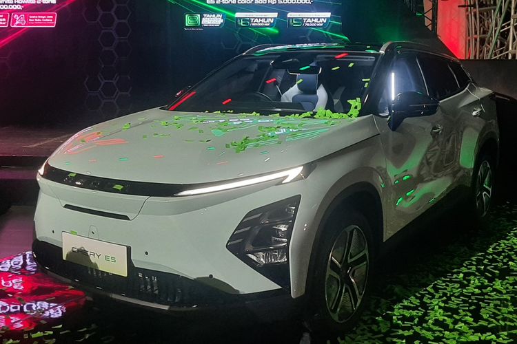 eVitara, Chery E5, Komparasi Mobil Listrik Suzuki eVitara dengan Chery E5