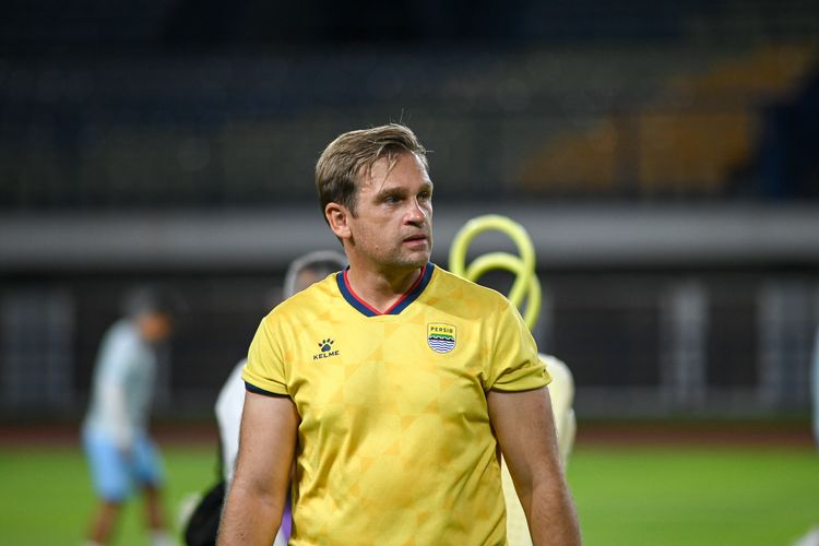 Bojan Hodak, Persijap, Persib, Super League 2025-2026, Persib Tak Mau Bahas Perayaan Juara, Masih Ada 90 Menit