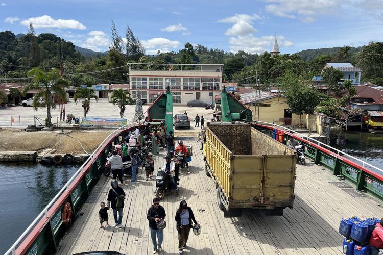 kapal dari Ajibata ke Tomok, kapal dari ajibata ke tomok, cara beli tiket kapal ke samosir, cara beli tiket naik kapal ke samosir, kapal dari ajibata ke samosir, naik kapal dari ajibata ke samosir, Cara Beli Tiket Kapal ke Pulau Samosir, Langsung di Loket
