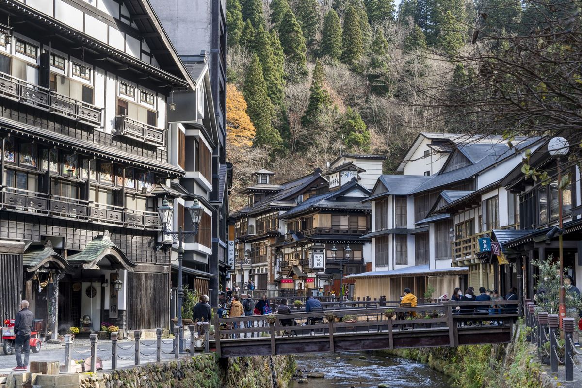 wisata jepang, onsen jepang, ginzan onsen yamagata, liburan musim gugur jepang, tempat wisata musim gugur jepang, Ginzan Onsen di Jepang, Suasananya Mirip Film Spirited Away