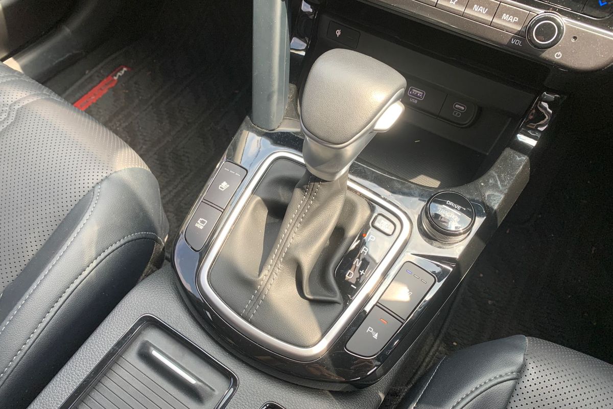 dual clutch transmission, performa tinggi, Perawatan Mobil, Mengapa Dual Clutch Transmission Tidak Rentan Rusak Saat Digenjot