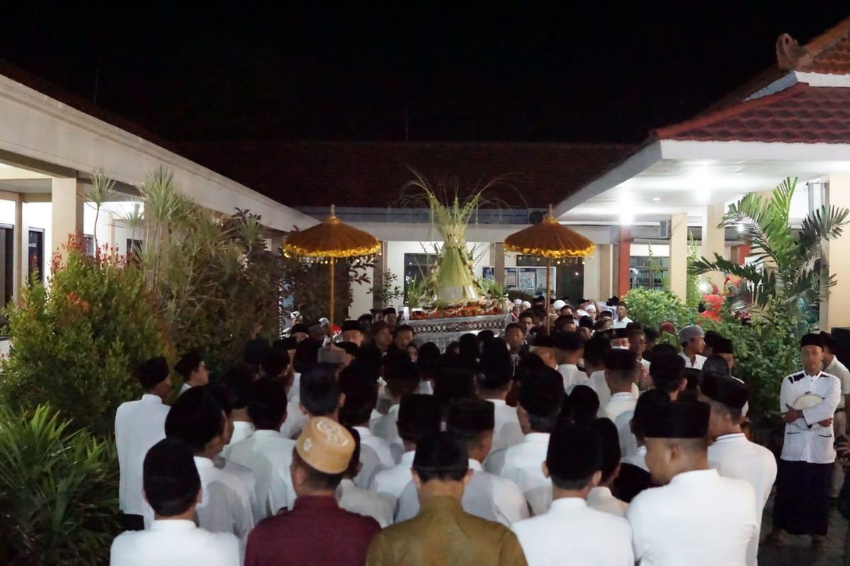 tradisi rebo wekasan, Rebo Wekasan, Rebo Wekasan 2025 atan jatuh pada tanggal, Apakah Benar Rebo Wekasan Membawa Bala? Ini Pandangan  MUI, Tradisi Rebo Wekasan: Menurut MUI, Tidak Ada Dalil Sahih untuk Keyakinan Bala, Hadis Nabi Menjadi Dasar Pandangan MUI, Imbauan MUI: Hindari Keyakinan yang Dapat Merusak Akidah