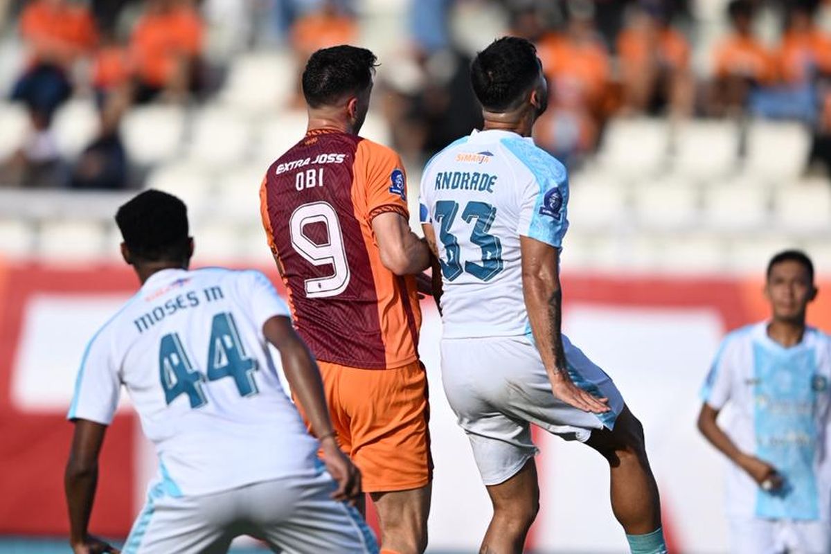 Super League, Borneo FC, PSBS Biak, Borneo FC vs PSBS Biak, Mariano Peralta, PSBS, Juan Villa, Komang Teguh, Madura United, Persik Kediri, Hasil Super League: Borneo FC Vs PSBS 5-1, Madura United Vs Persik 2-1