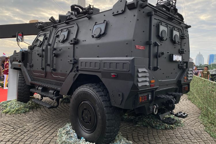 Alutsista TNI, monas jakarta, HUT Ke-80 TNI, ranpur Pandu vvip, HUT ke-80 TNI: Ranpur Pandu VVIP Jadi Daya Tarik di Monas, Ranpur Pandu VVIP, Perlindungan Tingkat Tinggi, Mesin Canggih, Interior Mewah, Menjadi Magnet bagi Masyarakat