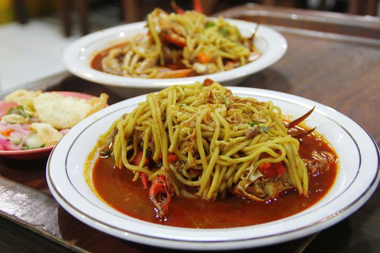 wisata kuliner, Medan, kuliner khas Medan, Mi aceh, Soto medan, Bubur medan, kuliner Medan, Teh susu telur, 10 Kuliner di Medan yang Wajib Dicoba Wisatawan, 1. Mi aceh, 2. Sup sumsum sapi, 3. Bihun kari, 4. Mi balap, 5. Soto medan, 6. Rujak kolam, 7. Bubur medan, 8. Belut goreng cabai hijau, 10. Teh susu telur