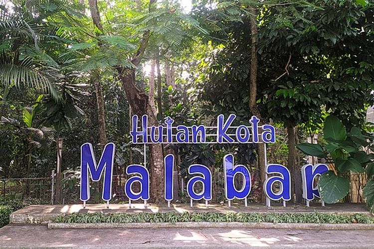 Malang, 6 Tempat Ngabuburit Seru di Malang Saat Ramadhan, 1. Alun-Alun Kota Malang, 2. Masjid Agung Jami Malang, 3. Hutan Kota Malabar, 4. Pasar Takjil Sawojajar, 5. Kayutangan Heritage, 6. Taman Trunojoyo Malang