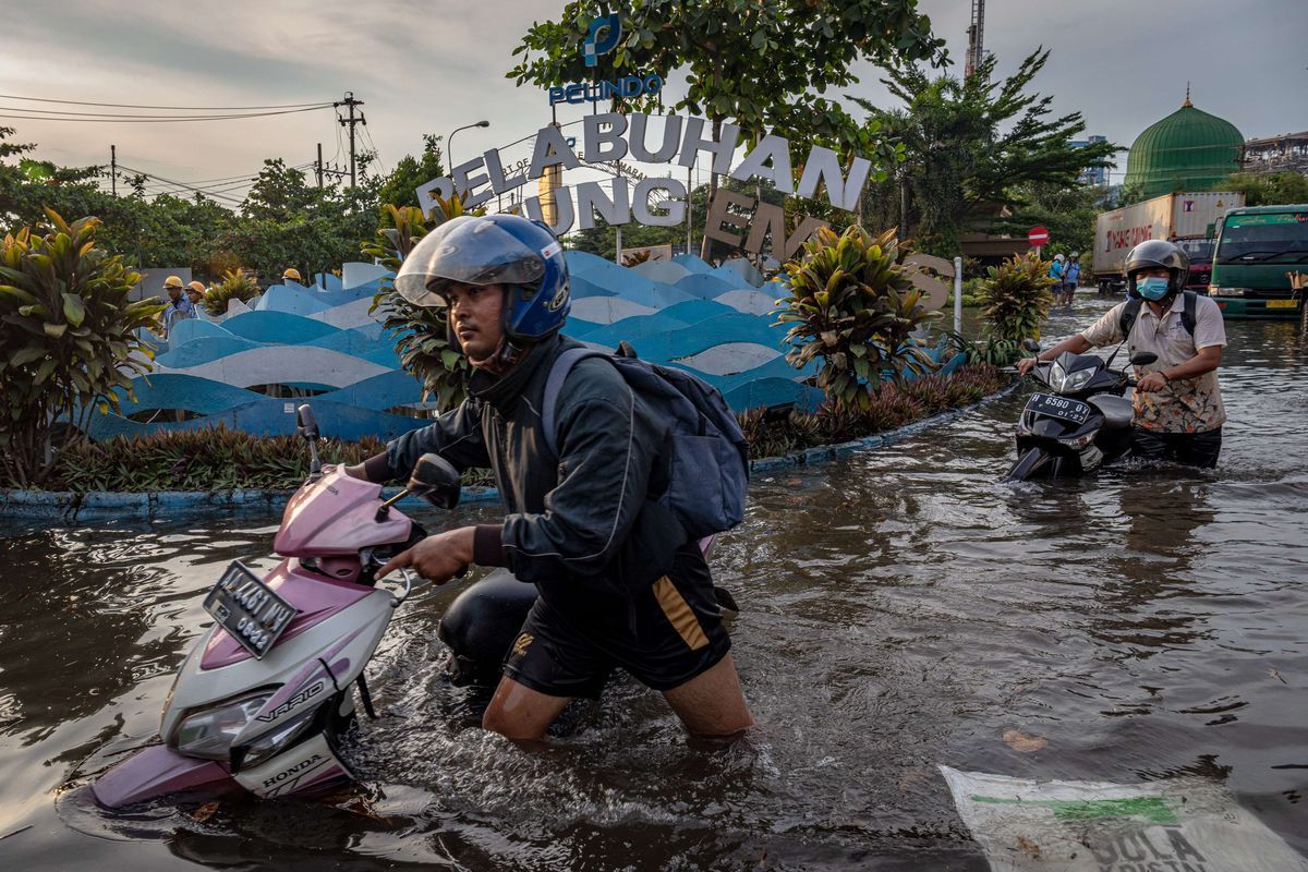 motor kebanjiran, Motor Terendam Banjir, Penanganan motor terendam banjir, servis motor kebanjiran, Perbaikan Awal Motor Terendam Banjir, Jangan Dibiarkan Terlalu Lama