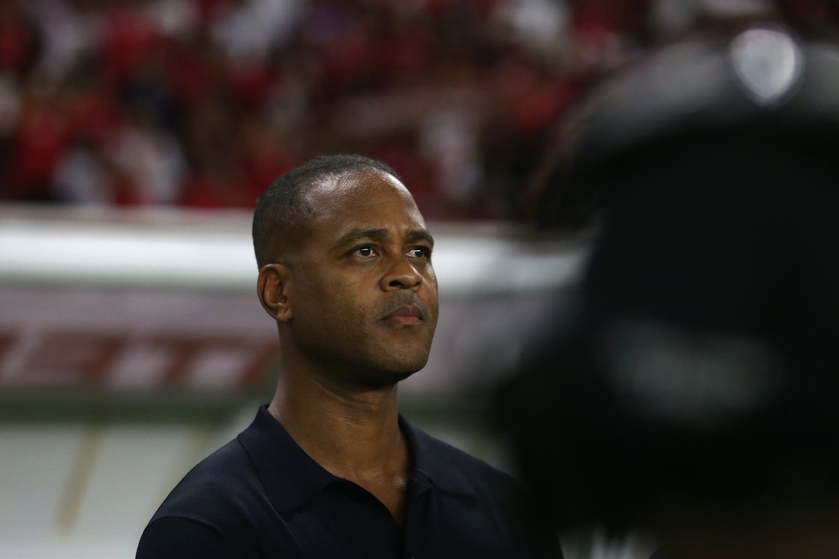 Patrick Kluivert, Indonesia vs Irak, Pelatih Timnas Indonesia, Kluivert Out, Ronde 4 Kualifikasi Piala Dunia 2026, Tagar Kluivert Out Menggema, Patrick Kluivert Akui Tak Tahu Soal Masa Depannya di Timnas Indonesia