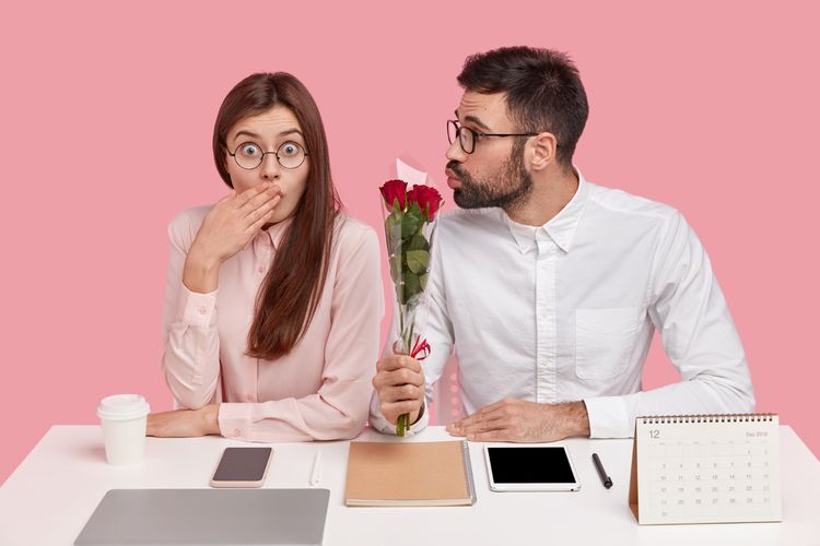 zodiak, Zodiak, ramalan zodiak hari ini, zodiak gampang jatuh cinta, zodiak yang mudah jatuh cinta, zodiak yang mudah cinta lokasi, cinlok itu apa, cinlok adalah, 5 Zodiak Ini Paling Gampang Cinlok di Kantor, Kamu Termasuk?, 1. Libra, 2. Taurus, 3. Virgo, 4. Pisces, 5. Aquarius