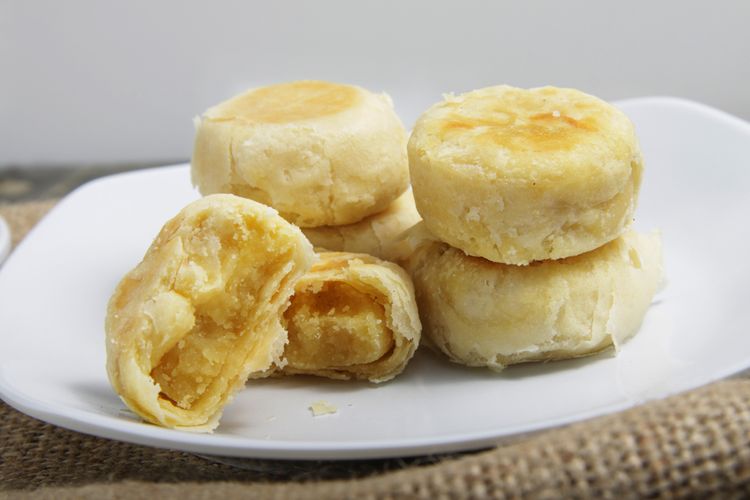 Mudik Lebaran, bakpia, Oleh-oleh mudik, Bakpia Dijadikan Oleh-oleh Mudik, Ini Cara Menyimpannya agar Awet, Simpan di dalam kemasan aslinya, Simpan di suhu yang tepat, Hindari paparan sinar matahari langsung, Gunakan wadah tertutup jika disimpan di kulkas, Jangan dimakan jika melewati batas waktu simpan